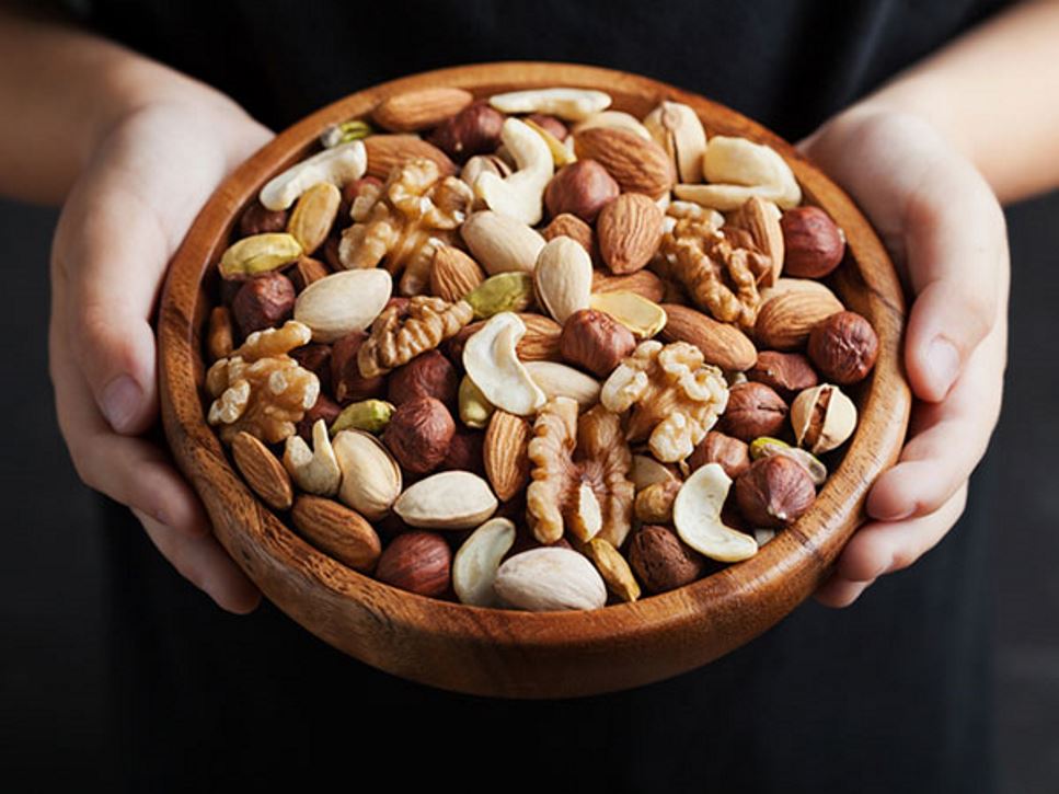 Reaching for Nuts - Can My Diabetic Child Eat Nuts?