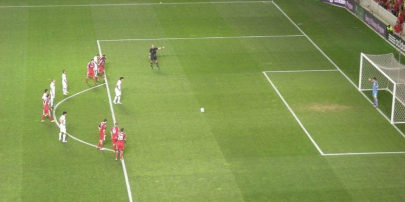 Luật phạt đền (penalty)