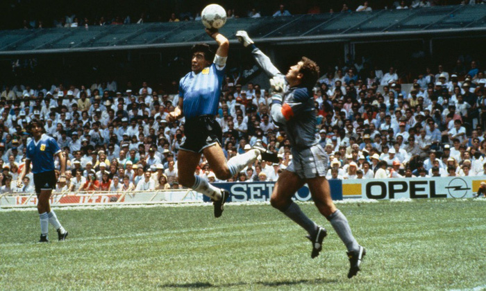Bàn Thắng Bóng Đá Sai Luật Của Maradona Là Gì? Sự Thật Và Ngọn Nguồn Tranh Cãi