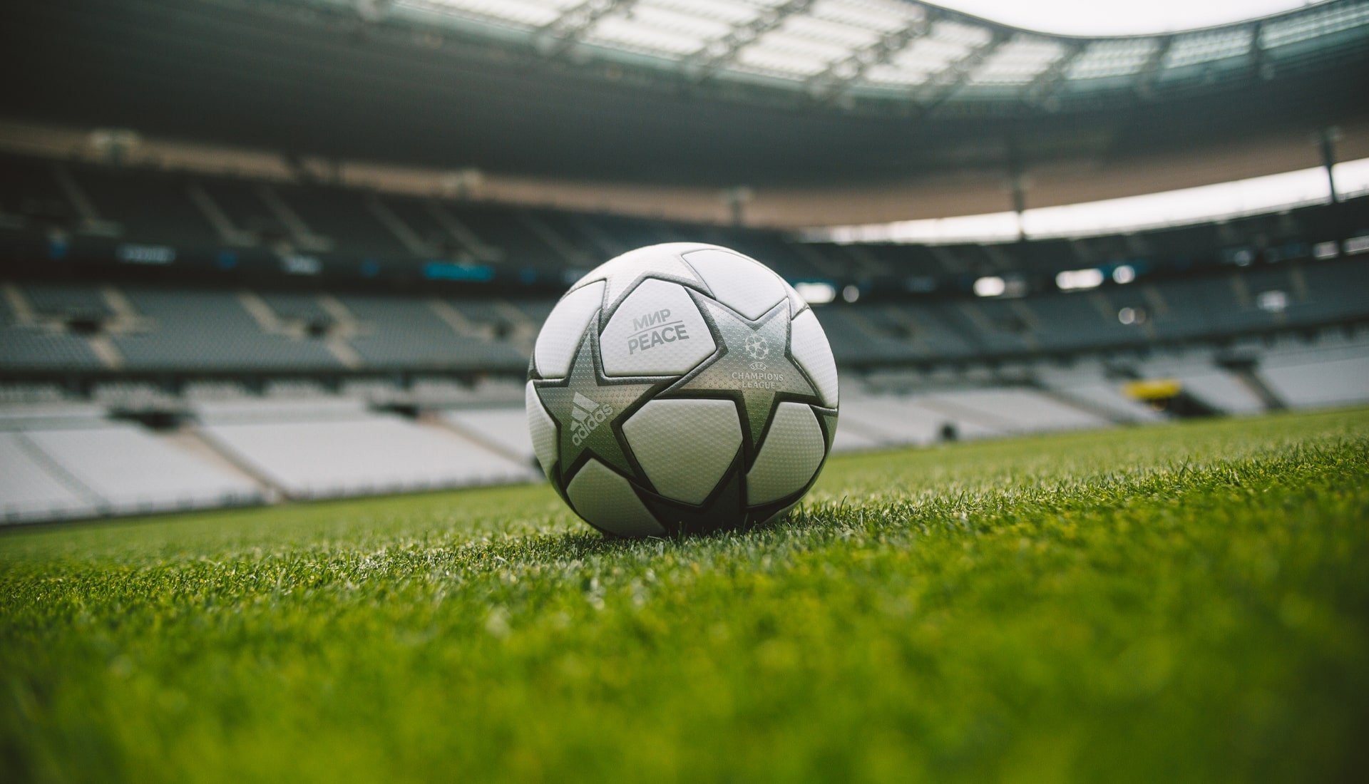Công Nghệ Và Thiết Kế: Chìa Khoá Thành Công Của Thương Hiệu Thể Thao Adidas
